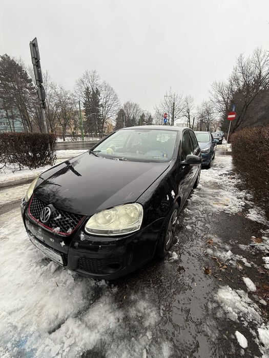 Vând Volkswagen Golf V, an fabricație 2008, motor 1.9 TDI.