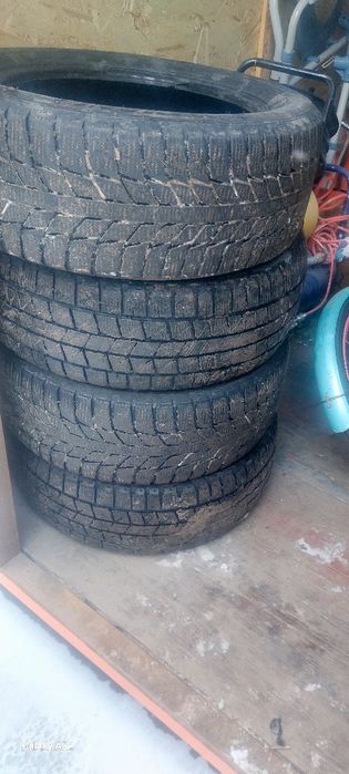 Продам комплект резины