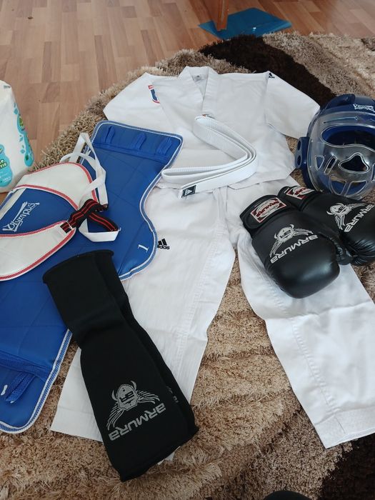 Costum takeondeo