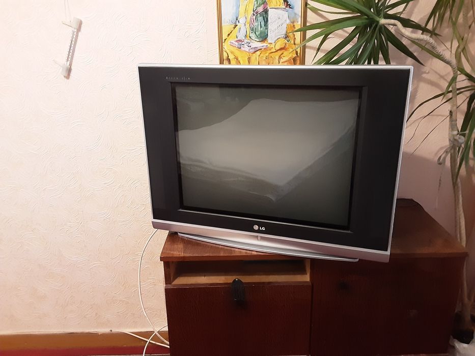 Продаю Телевизор LG