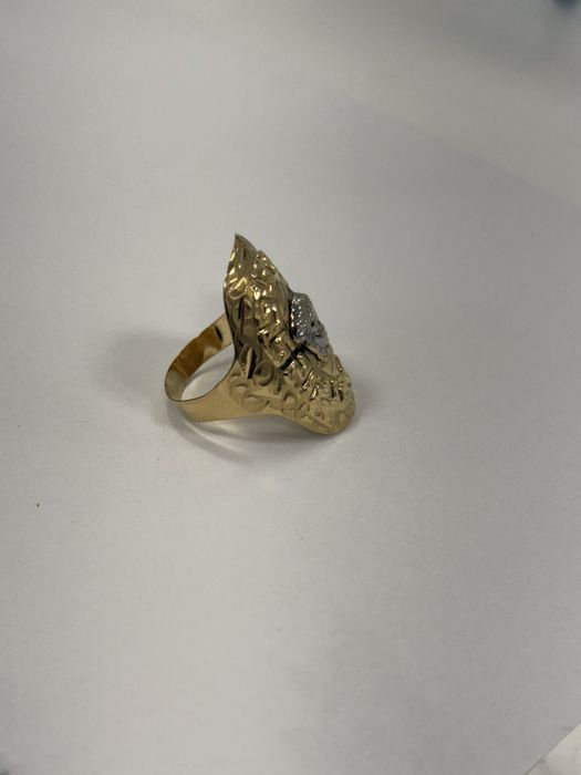 Дамски златен пръстен