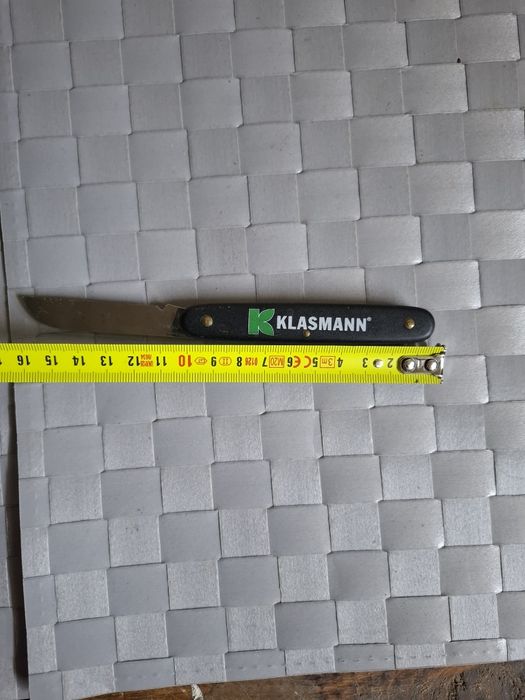 Швейцарска черна сгъваема ножка