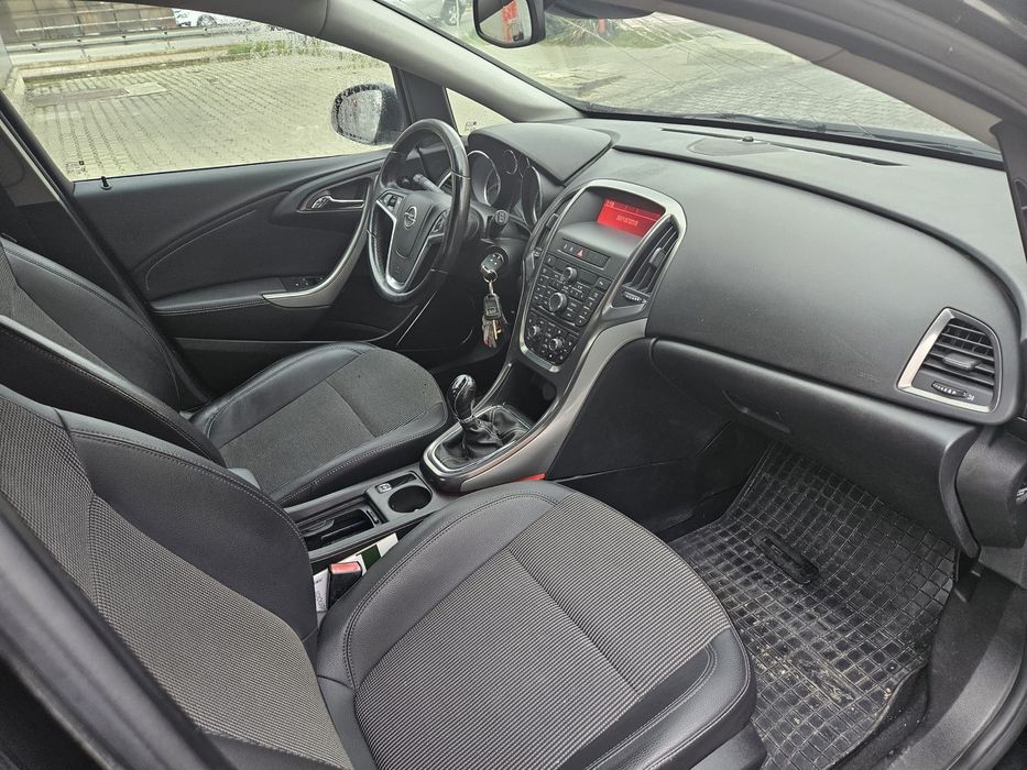 Opel Astra J An 2011 Motor 1.7 Diesel RAR EFECTUAT