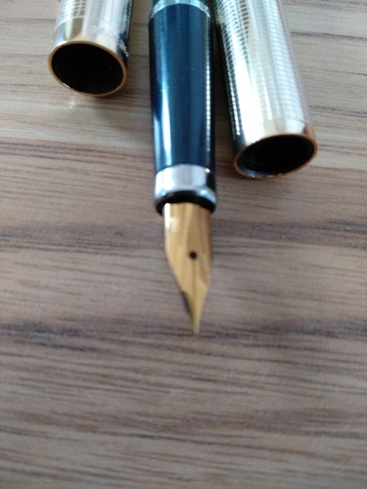 Stilou scolar chinezesc