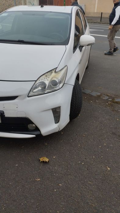 Vand  Toyota Pryus 3