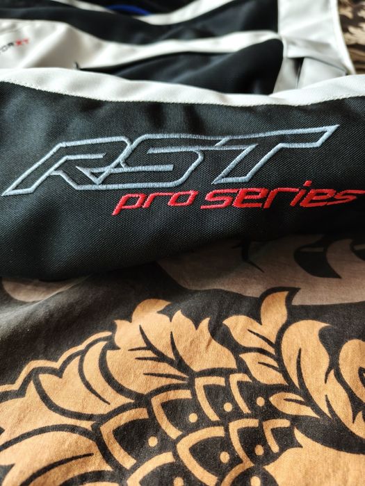 Яке за мотор/адвенчър RST Pro Series Ventilator XT