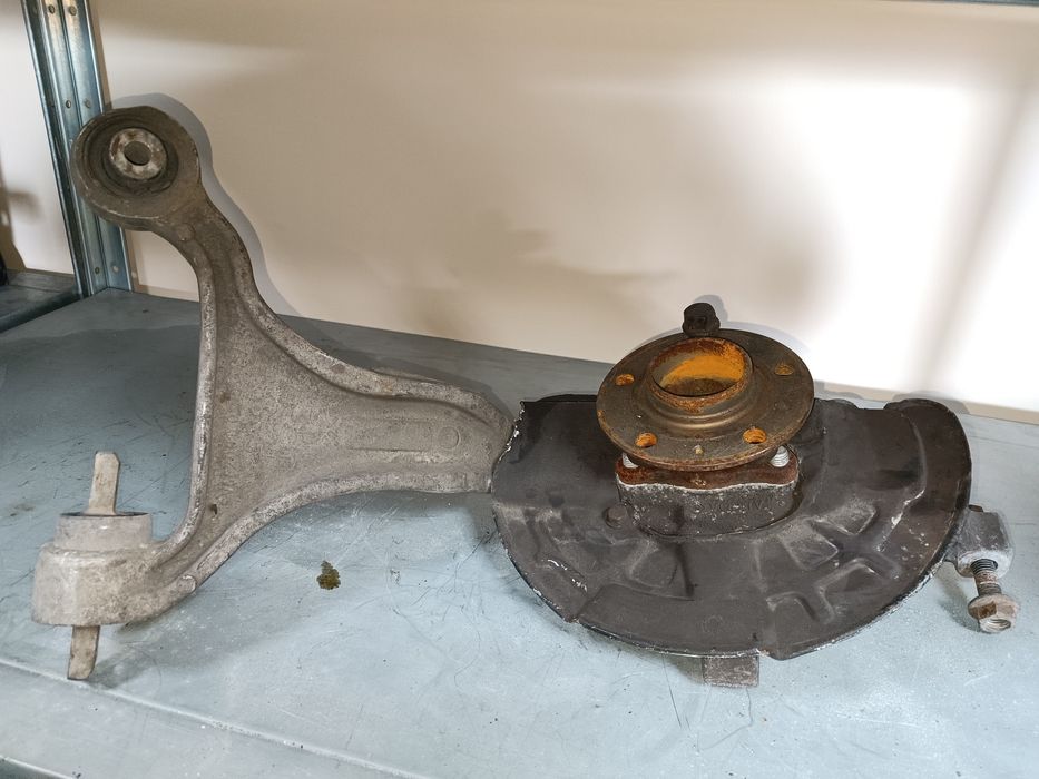 Носач за Volvo XC70, 2.4T, 2001g.