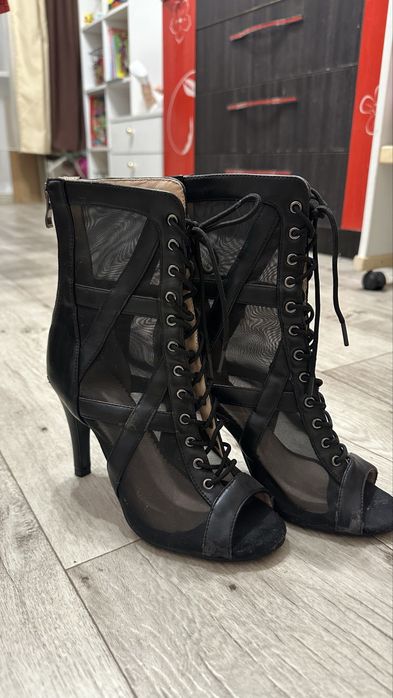 Продам профессиональные туфли хилсы для танцев