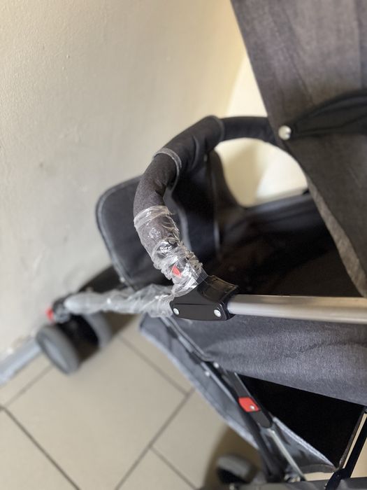 Коляска для детей собираеться