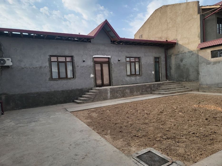 Hovli uchastka sotiladi