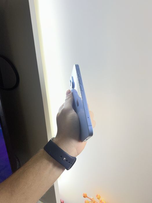 Продам IPhone 14 128gb