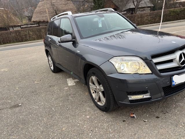 Mercedes-Benz GLK Pano, scaune față incalzite, trapa, cârlig, oglinzi rabatabile electri