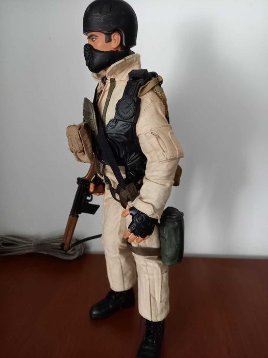 Figurina articulata 30cm scara 1/6 soldat forte speciale cu echipament