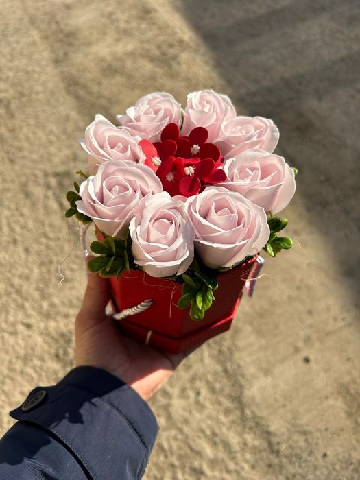 Se apropie cu pasi repezi 8 Martie!
Surprinde-ți persoana iubita din v