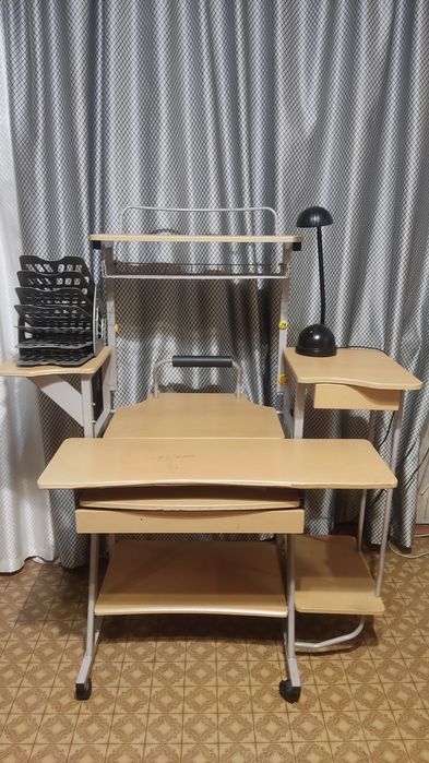 Продам компьютерный (письменный) стол.