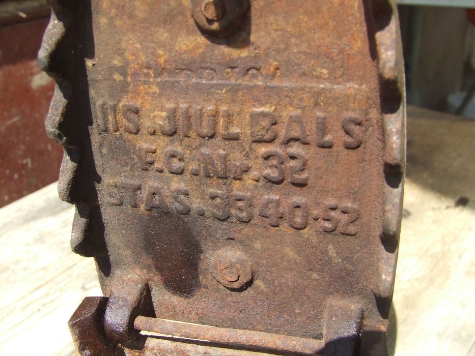 Fier de calcat cu carbuni, pt colectionari