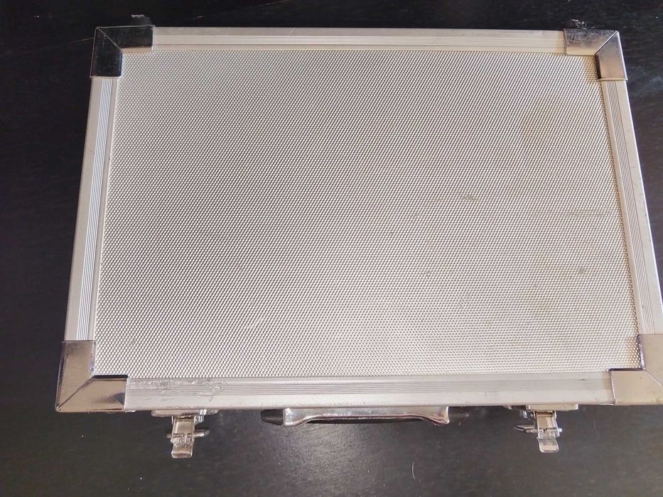 Работещ немски ротационен мултиинструмент BURG BMT 4004 пълен комплект