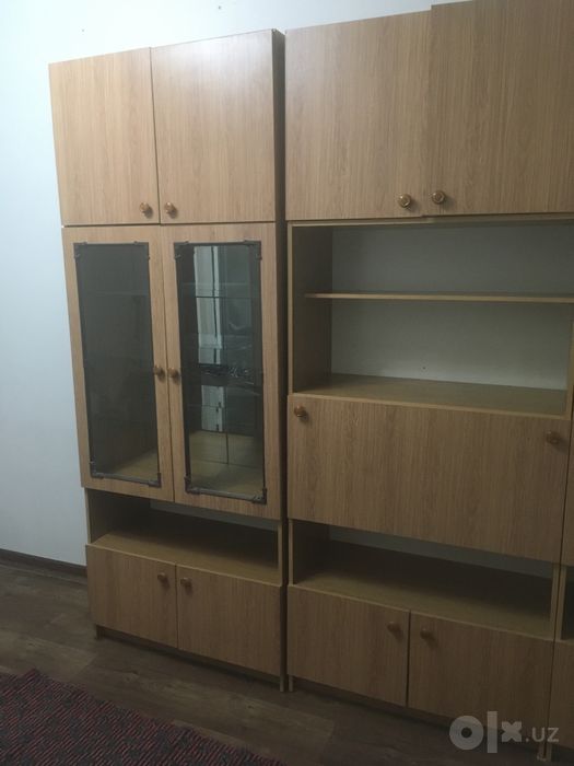 Очик рангли стенка.3 шкаф, айрим сотилиши хам мумкин
