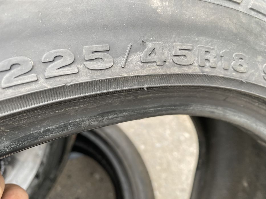 225/45/18 пара бу данлоп