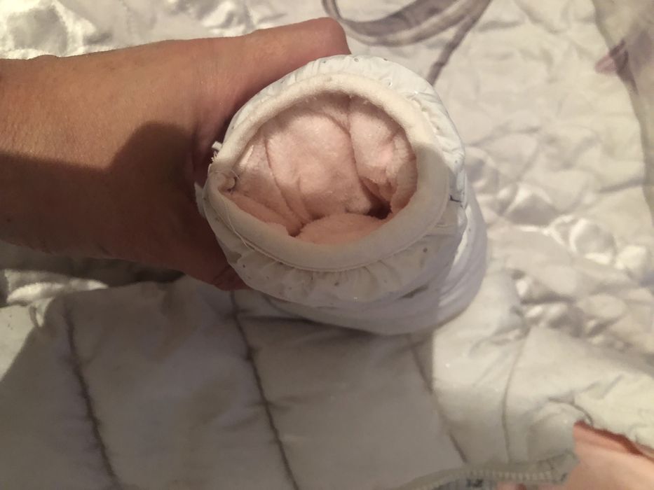 детский комбинезон продам 0-6 мес