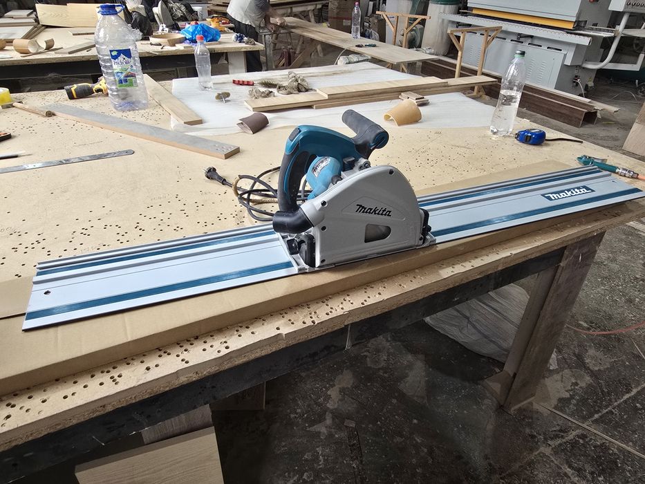 Продаеться погружная пила makita