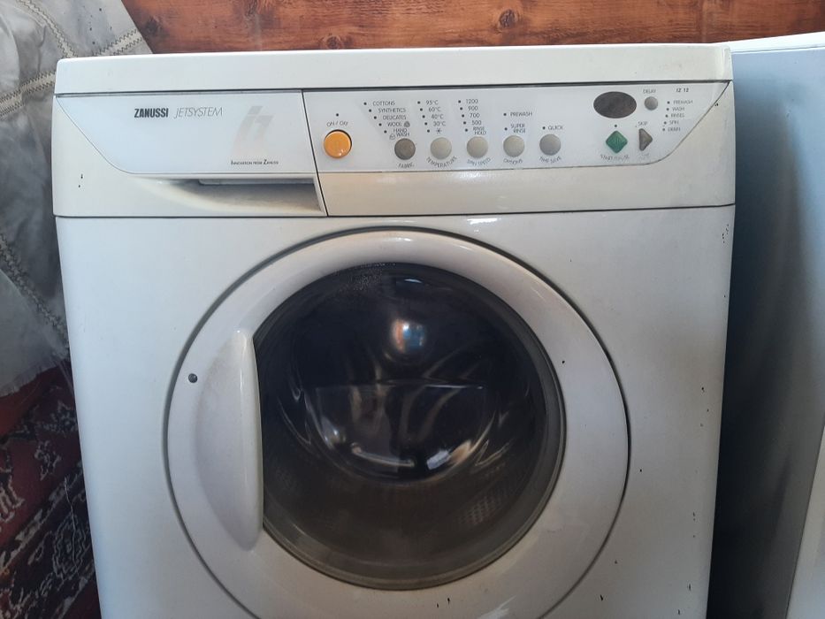 Продам стиральную машинку.