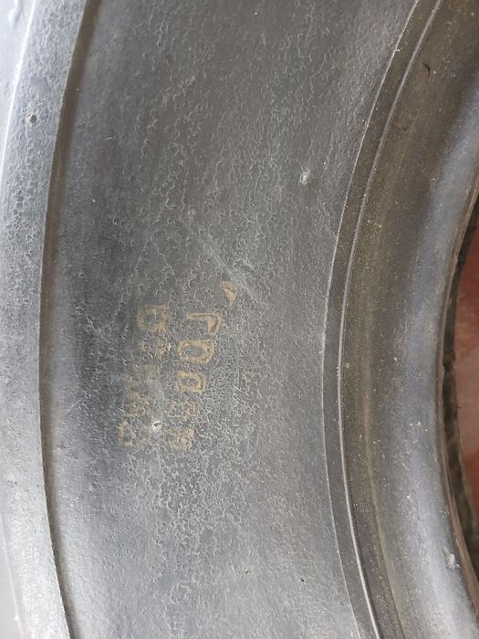 Шина Чайка газ13 и газ  14 новый. ЗИЛ 111