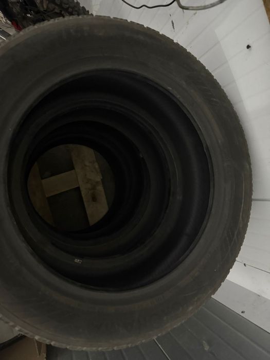 Зимние шины 215/55/ 17 б/у