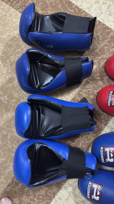 Перчатки и футы для тхэквондо ITF.