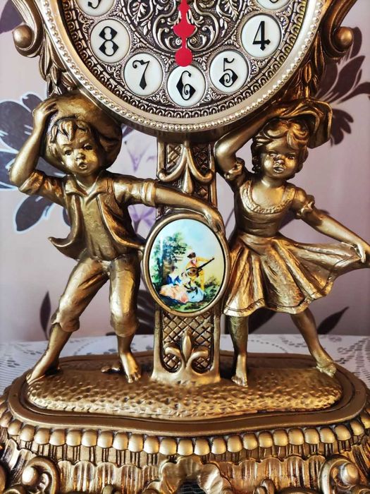 Корпус от часов каминных Совпластитал ,нужна замена механизма.