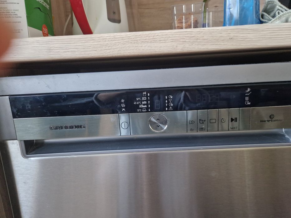 Съдомиална  GRUNDIG GNF 41824x