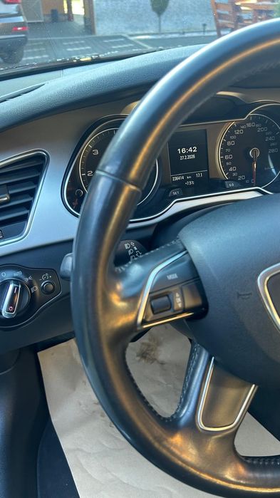 Vând Audi A4 2015