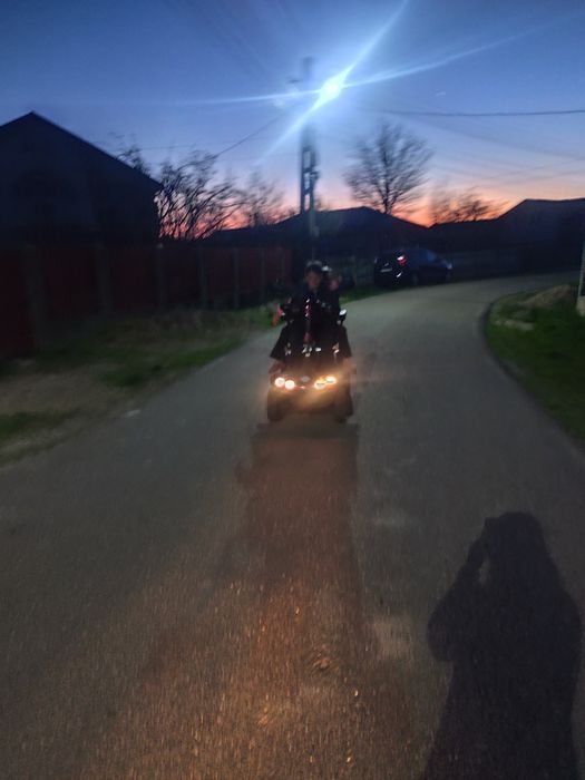 Vând căruț electric