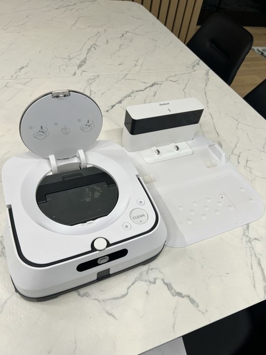 iRobot Braava Jet M6 white