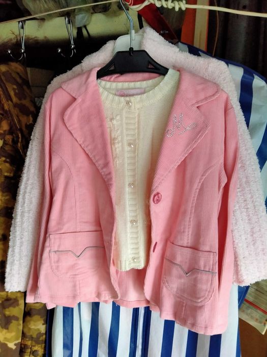 продам детскую одежду на девочку 3 года