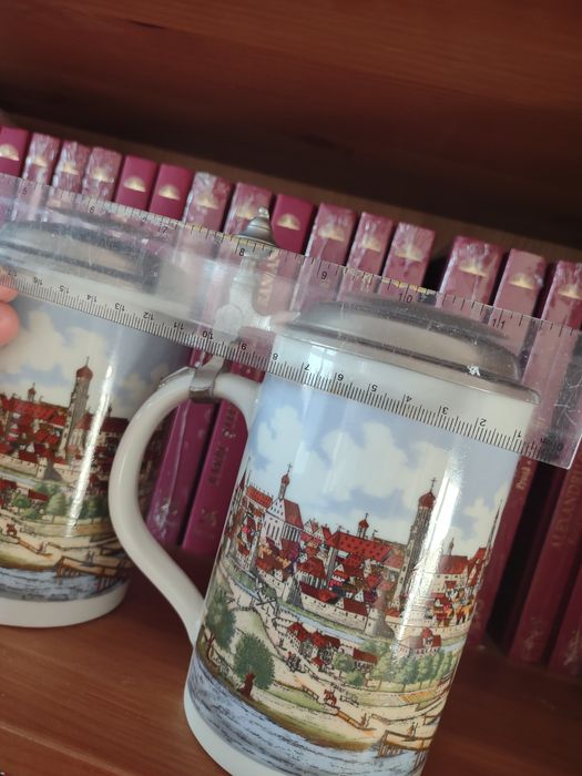 Pereche Halbă bere 500 ml/halbă cu etichetele pe ele