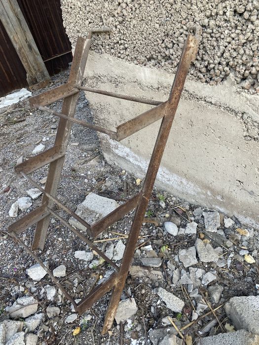 Железная лестница для вагончика