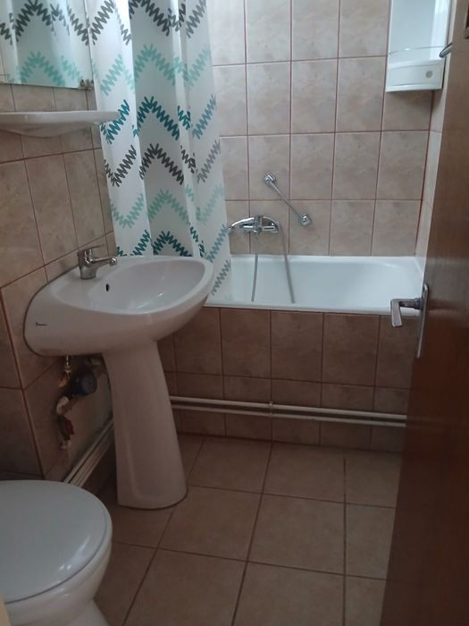 Inchiriez ap 4 camere Gura Campului, Baznei