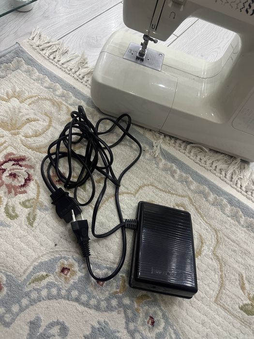 Продается швейная машина