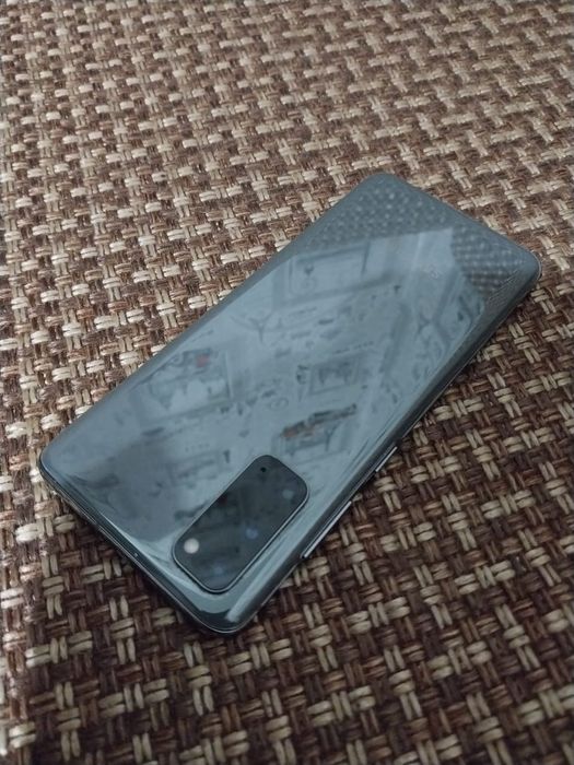 Продам Samsung S20