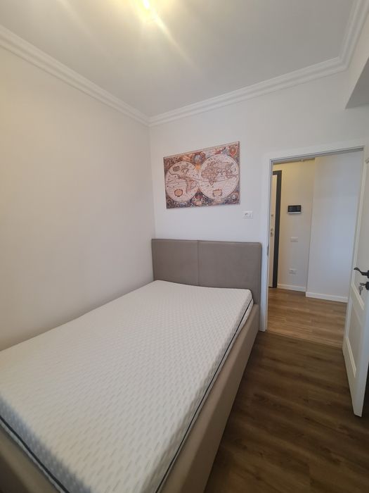 Închiriez apartament cu trei camere în bloc nou mobilat si utilat