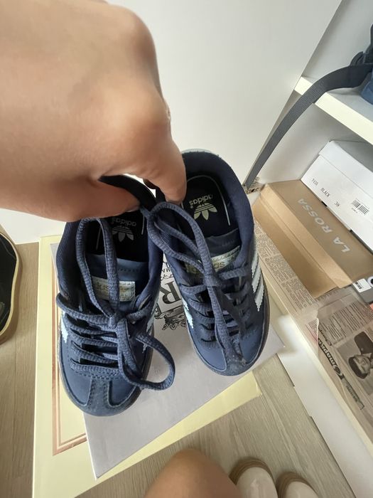 Кроссовки адидас для девочки