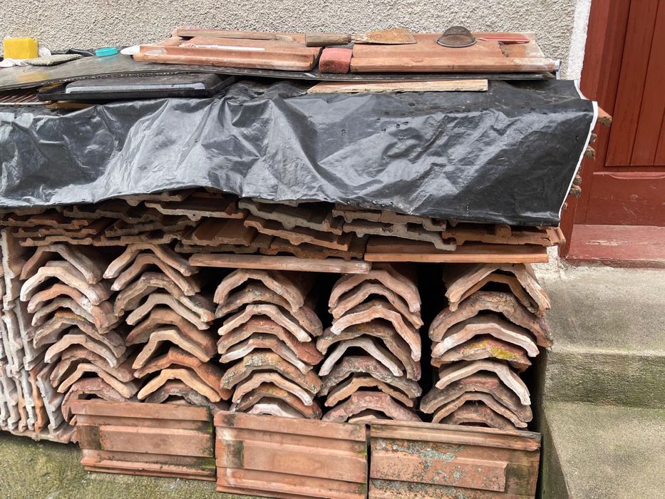 Tiglă - 2000 buc + coame - 100 buc