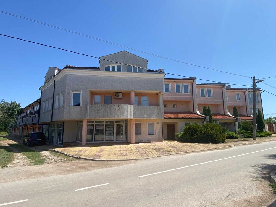 Продава се Тристаен апартамент в с. Божурец, Област Добрич - 120 кв.м за 409 €/кв.м - Снимка #11