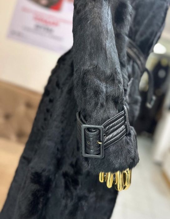 Шуба  Valentino оригинал ,мех ягненка