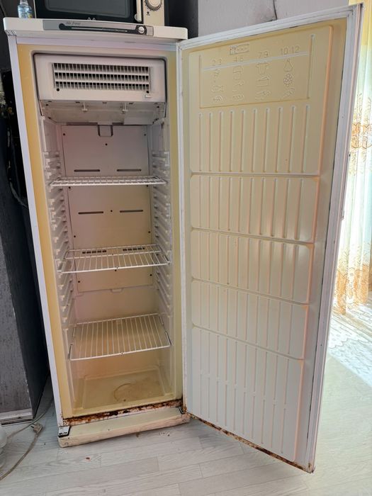 Холодильник Indesit