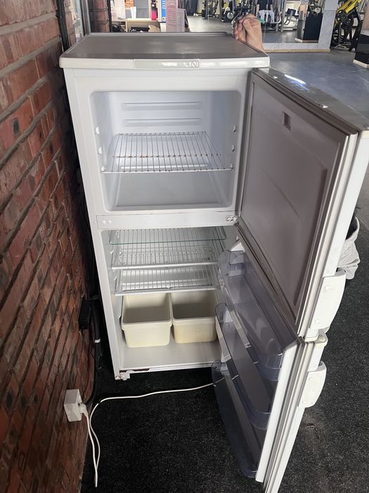 Холодильник 150 см