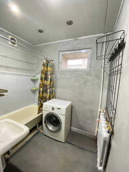 Қўйлиқ 1-массивда 3 хоналик квартира Матонат метрога якин без маклера