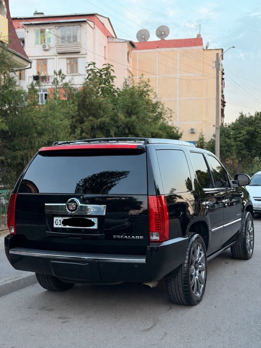 Cadillac Escalade 6.3 Ideal 2007 Сотилади