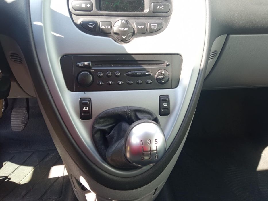 продавам цял или на части ситроен Ксара Пикасо 1.6 hdi